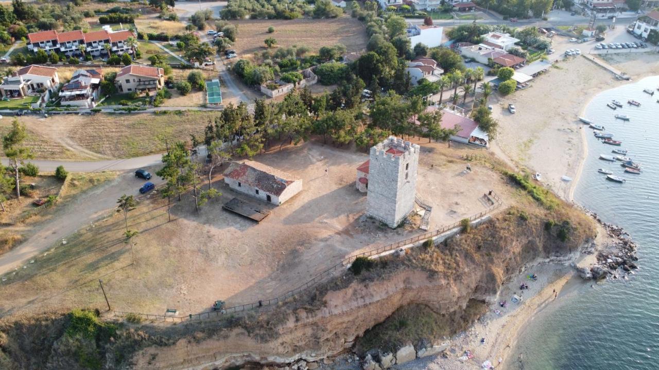 Villa Madeleine Tower View Néa Fókaia Esterno foto
