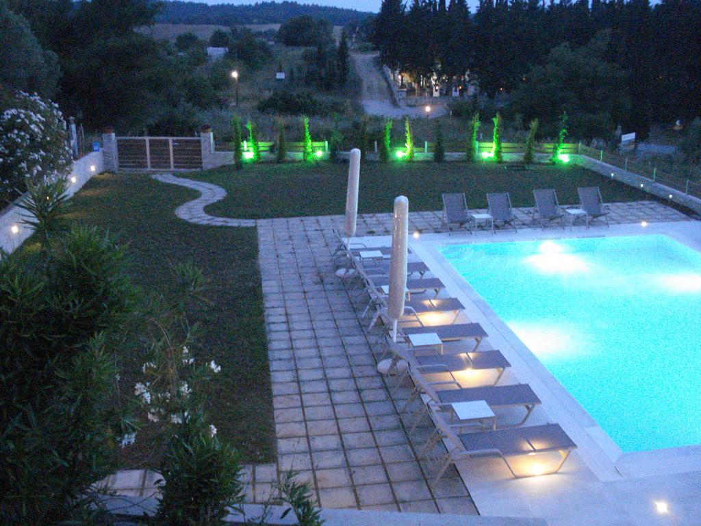 Villa Madeleine Tower View Néa Fókaia Esterno foto